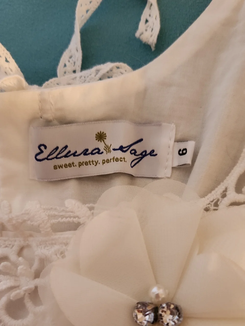 ellura sage white lace